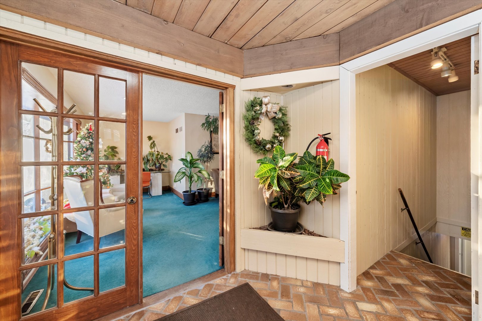 8200 W 95 Street, Hickory Hills, IL 60457