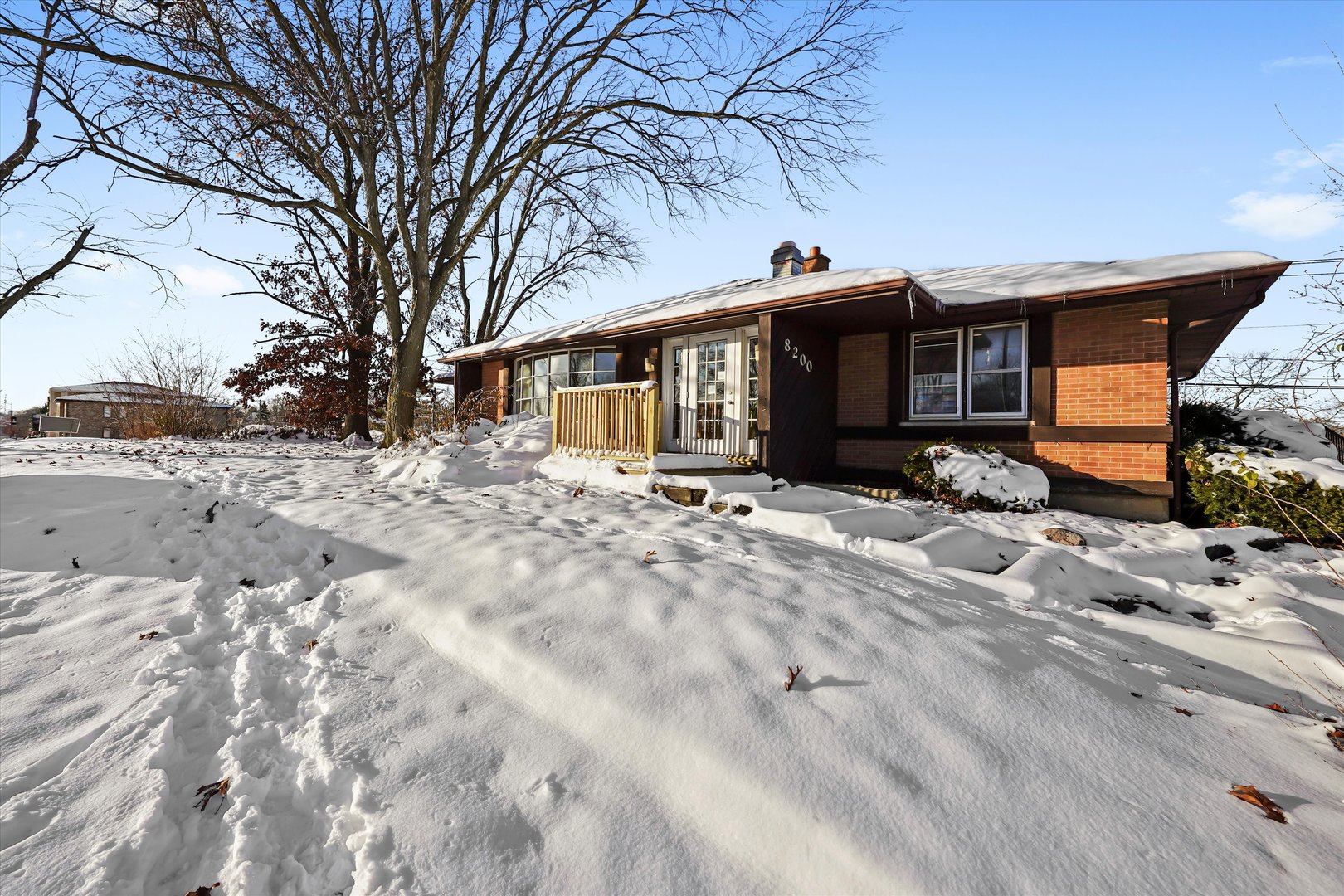 8200 W 95 Street, Hickory Hills, IL 60457