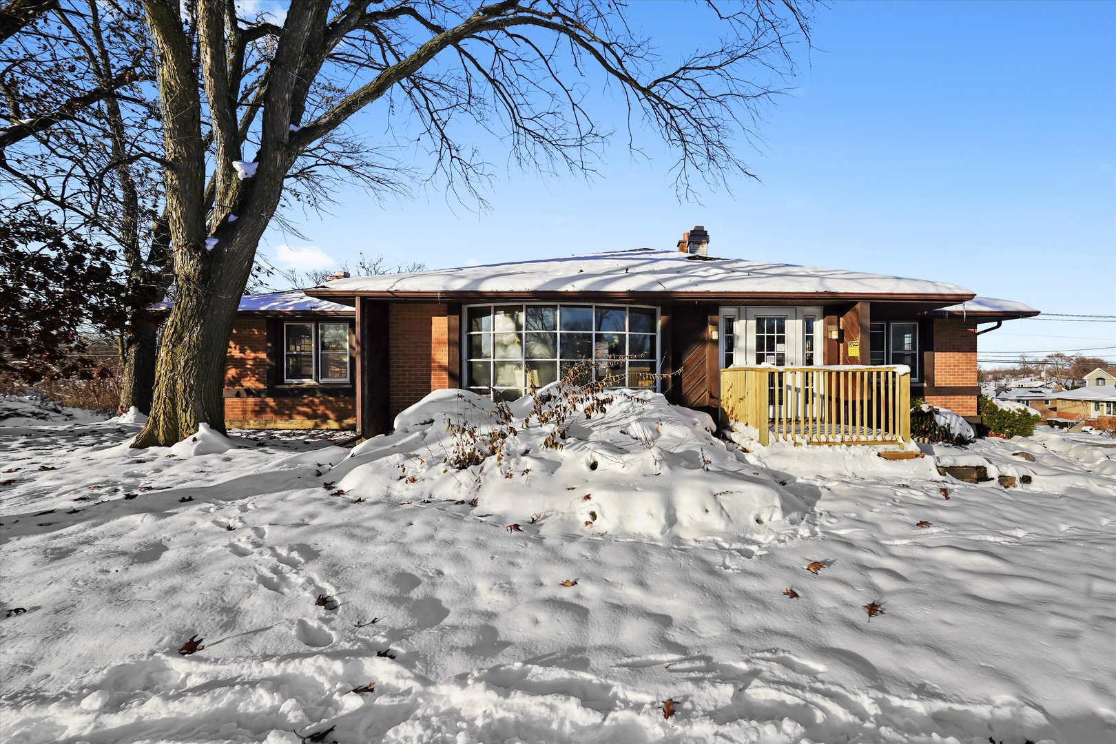 8200 W 95 Street, Hickory Hills, IL 60457