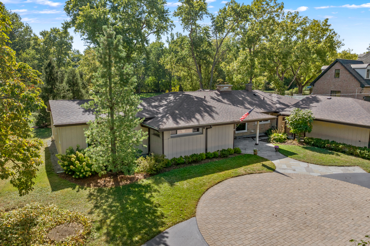 16280 W Woodbine Circle, Vernon Hills, IL 60061