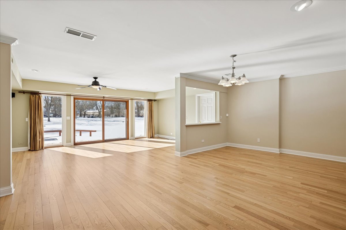 16280 W Woodbine Circle, Vernon Hills, IL 60061