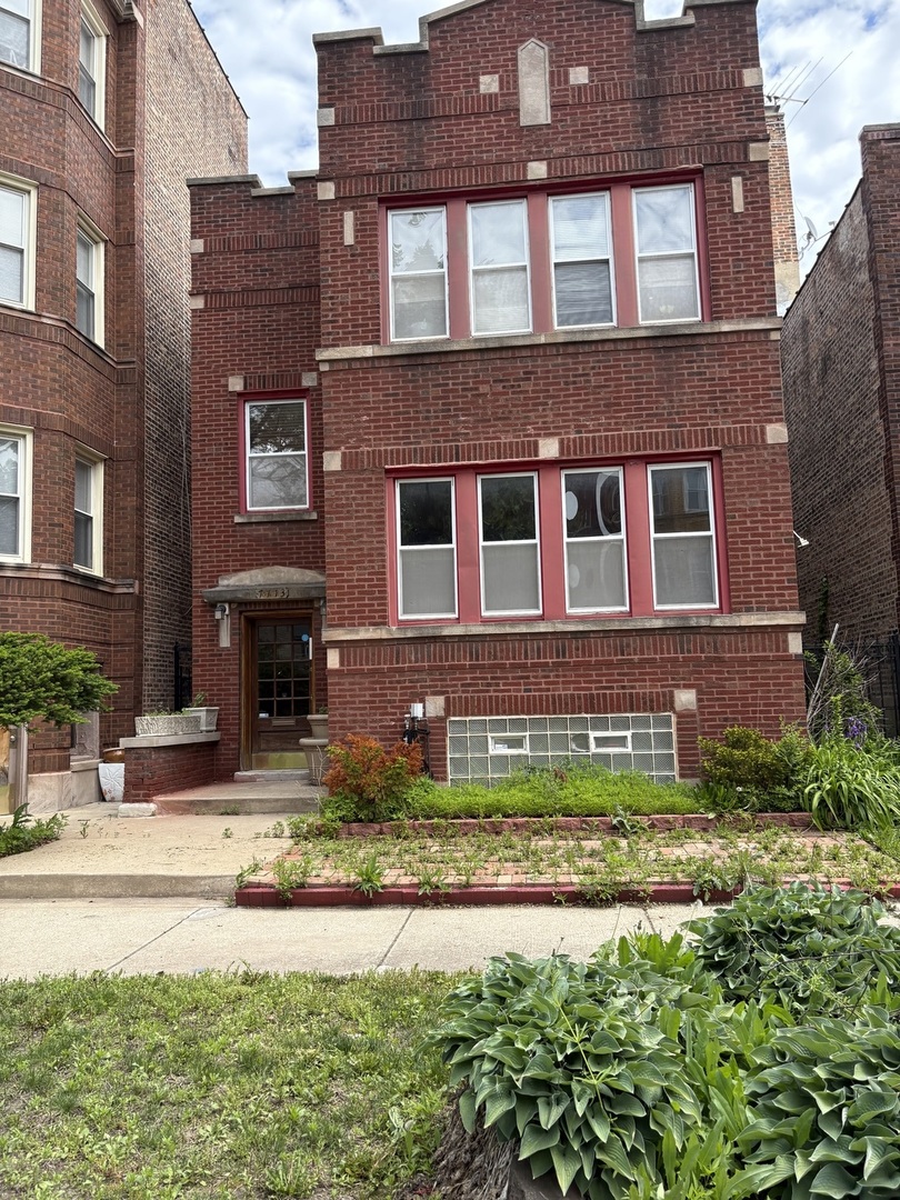 7713 S Cornell Avenue, Chicago, IL 60649