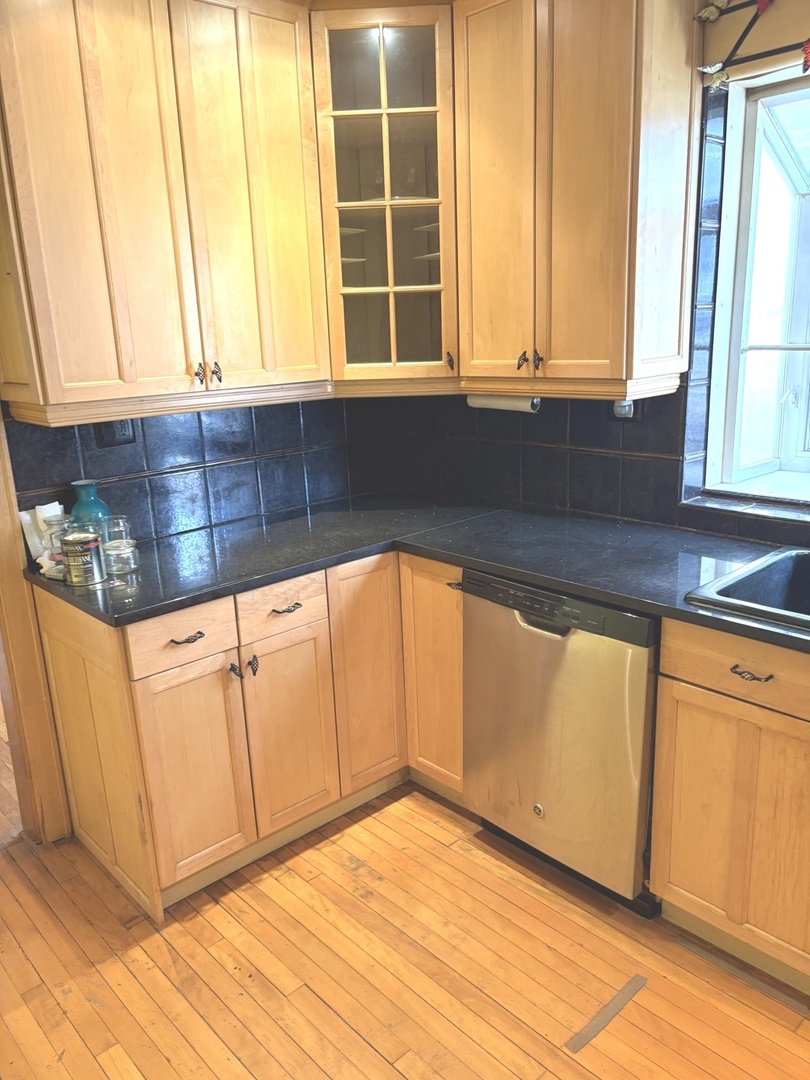 7713 S Cornell Avenue, Chicago, IL 60649