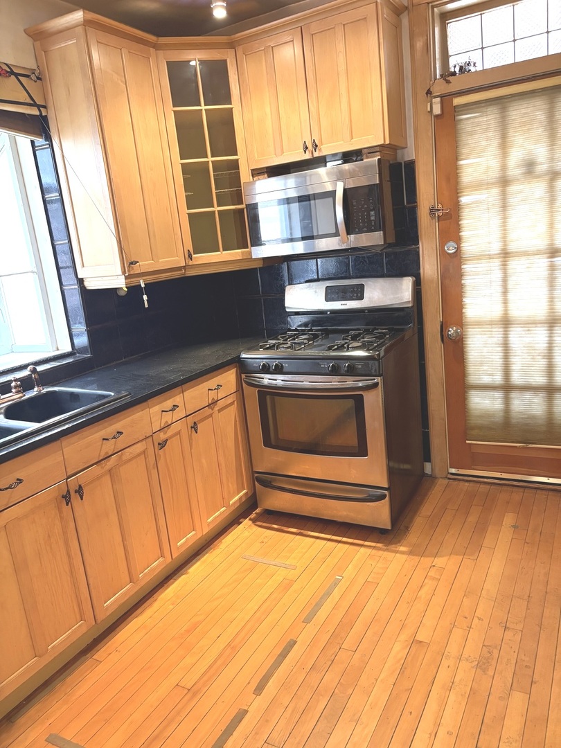 7713 S Cornell Avenue, Chicago, IL 60649