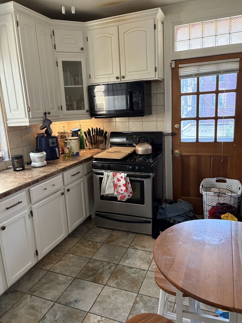 7713 S Cornell Avenue, Chicago, IL 60649