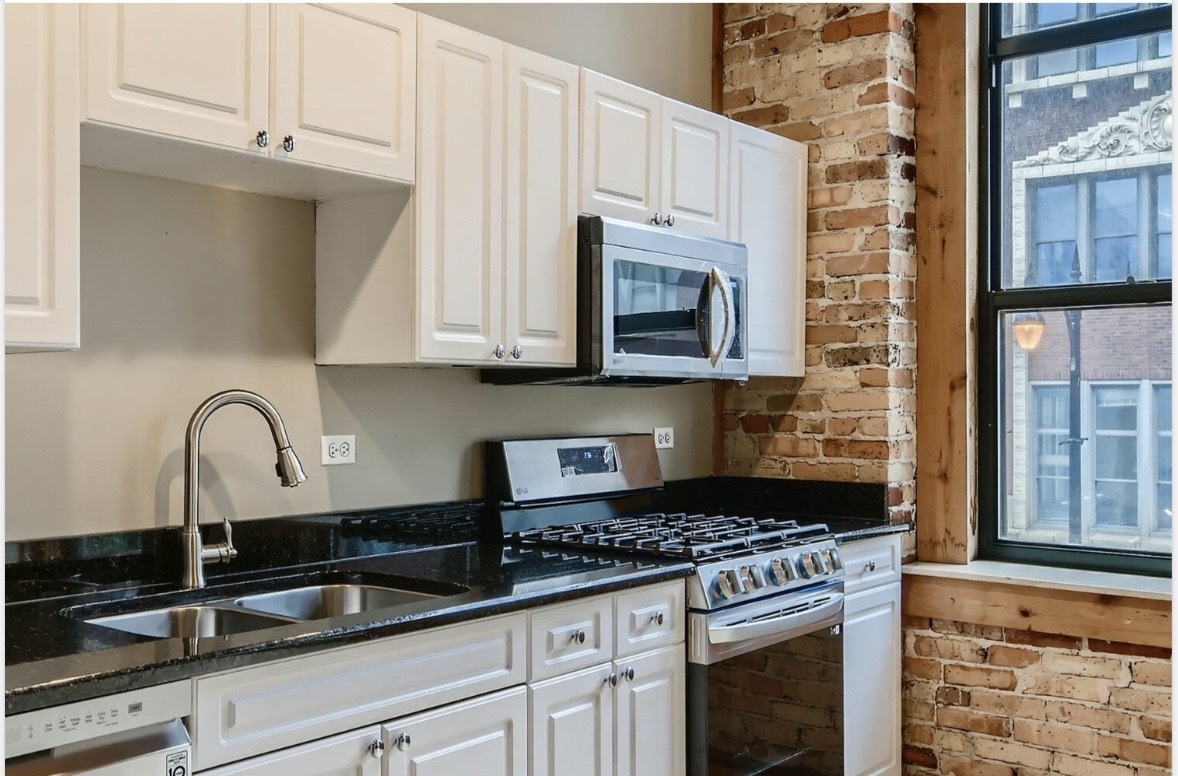 1801 S Michigan Avenue #302, Chicago, IL 60616