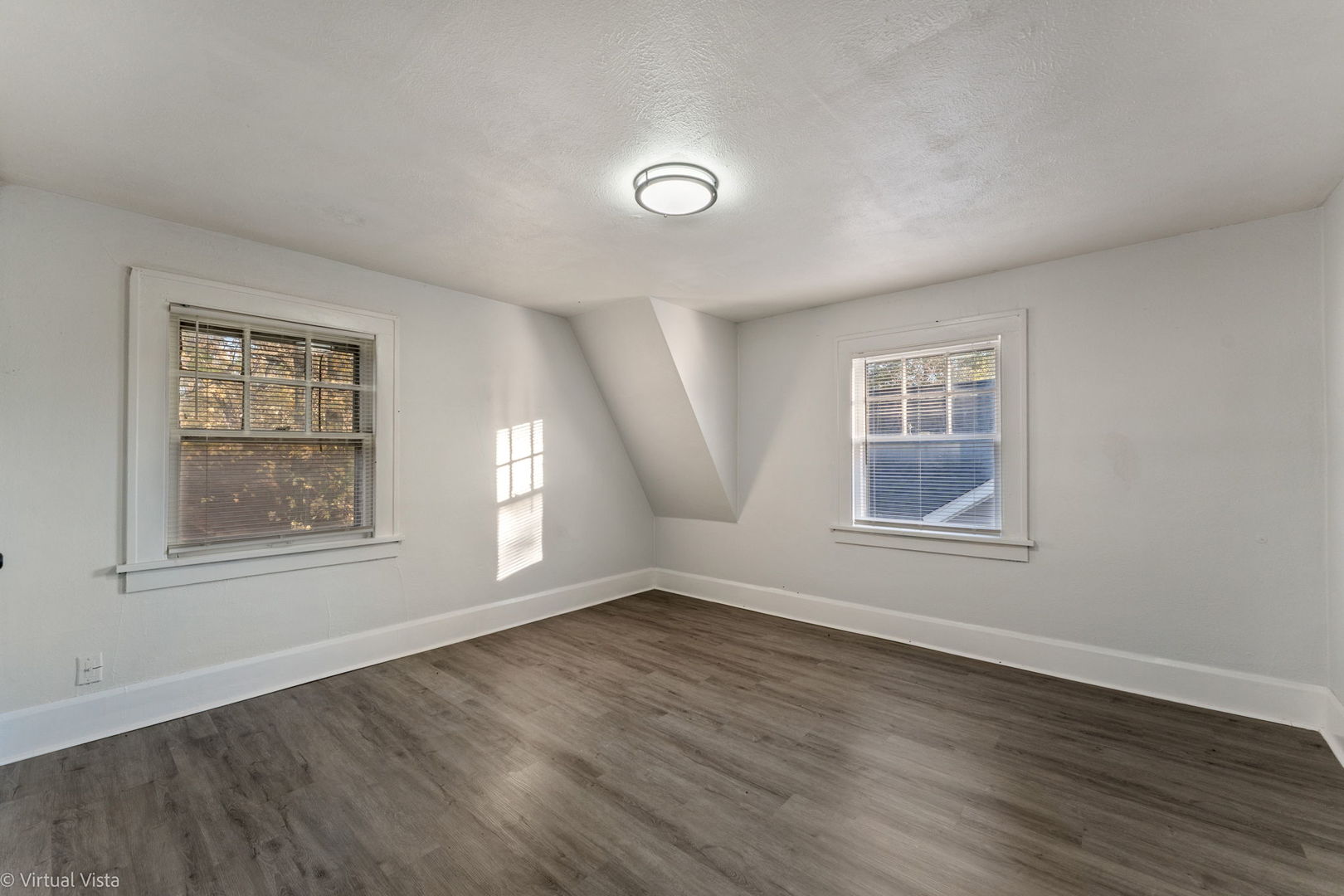 233 Oakwood Avenue, Rockford, IL 61101