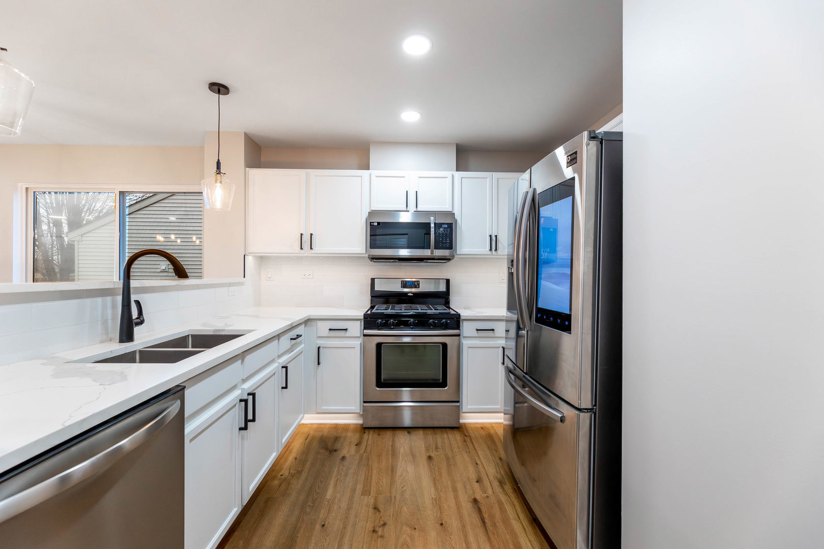 2906 Meadowview Lane, Montgomery, IL 60538