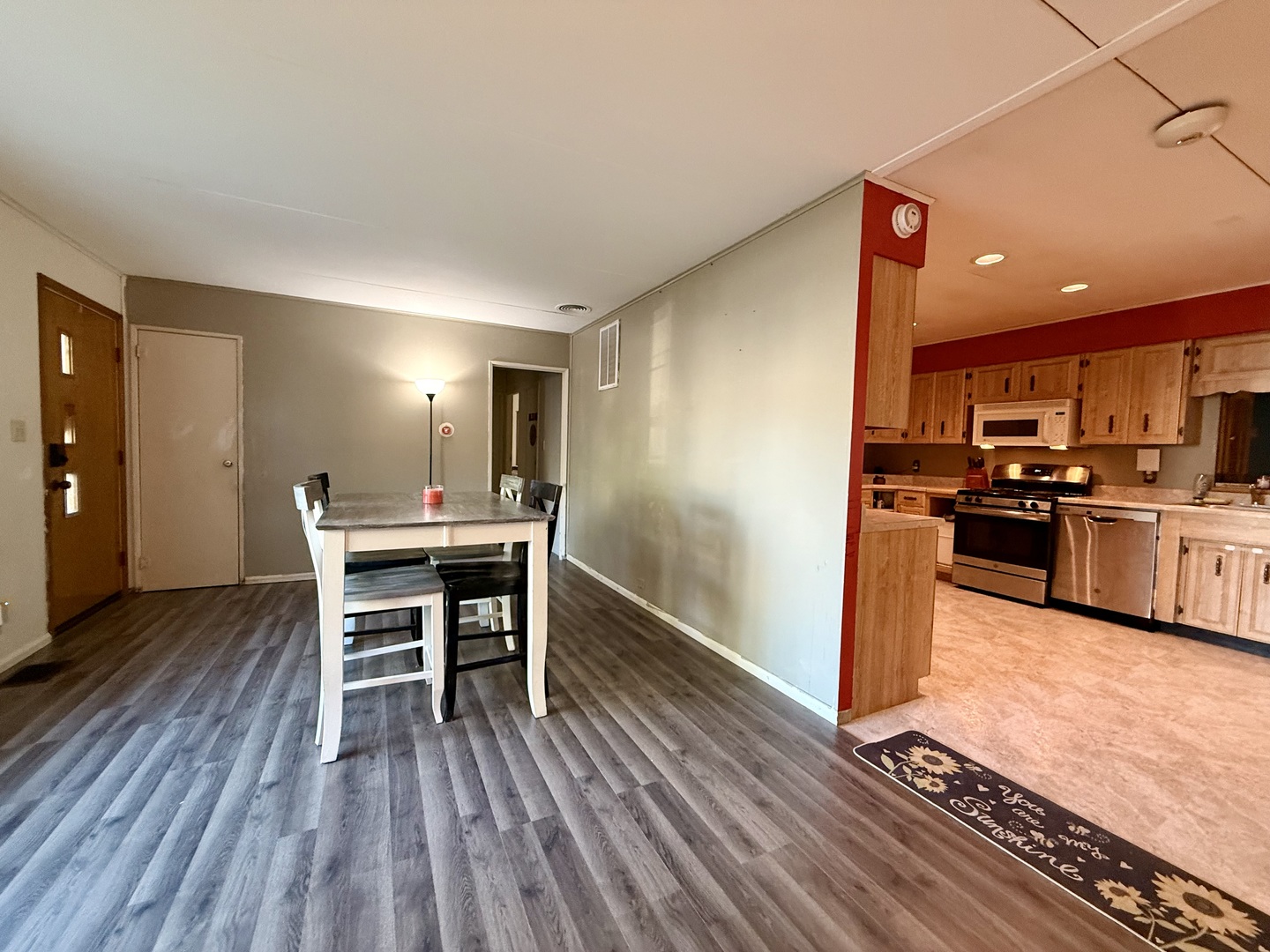 301 S Walnut Street, Clinton, IL 61727