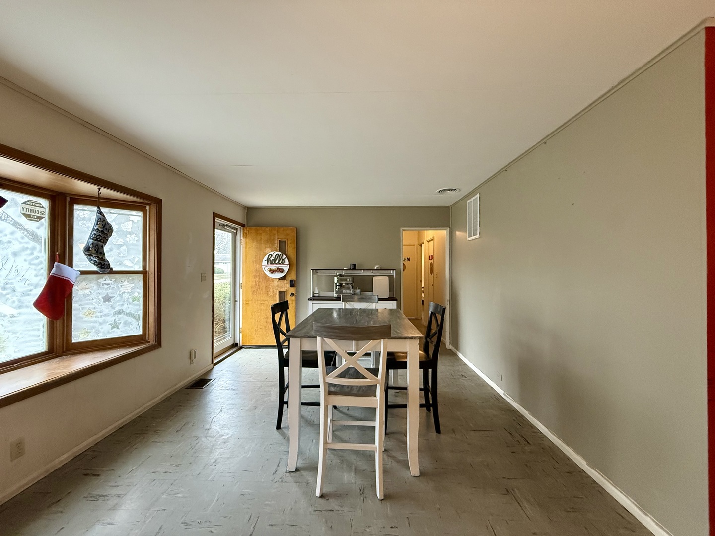 301 S Walnut Street, Clinton, IL 61727