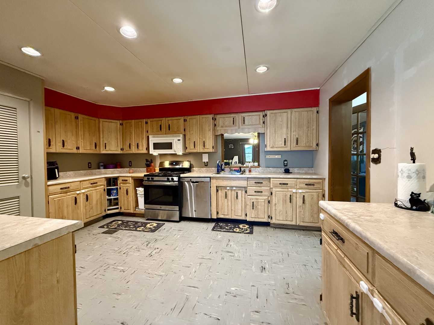 301 S Walnut Street, Clinton, IL 61727