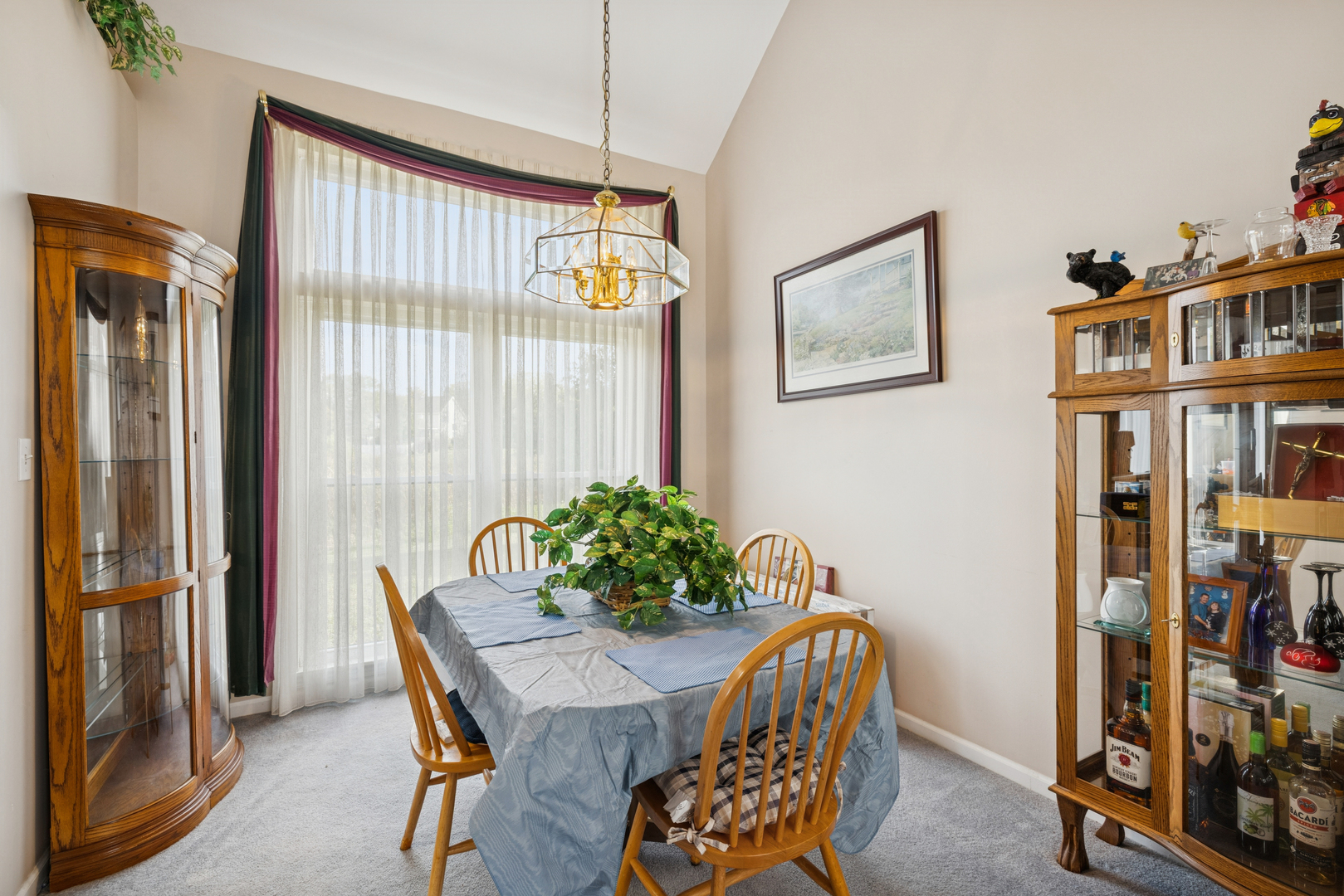 10 Barrington Court, Lake In The Hills, IL 60156