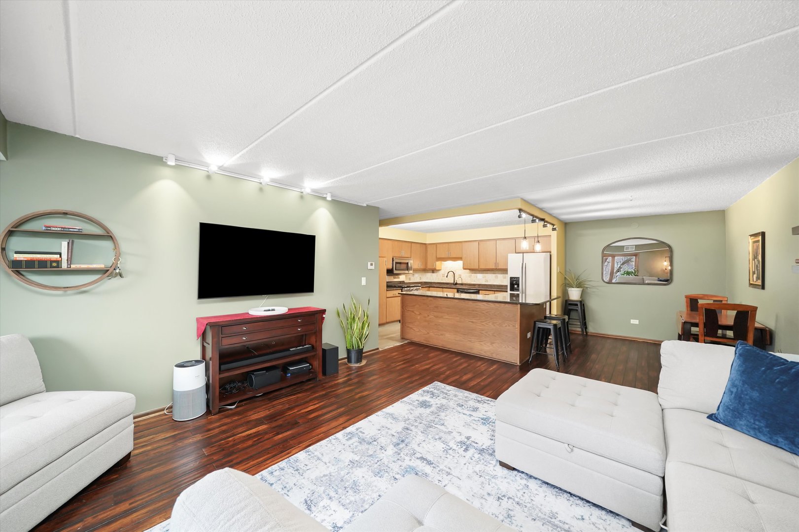 1436 E Thacker Street #309, Des Plaines, IL 60016