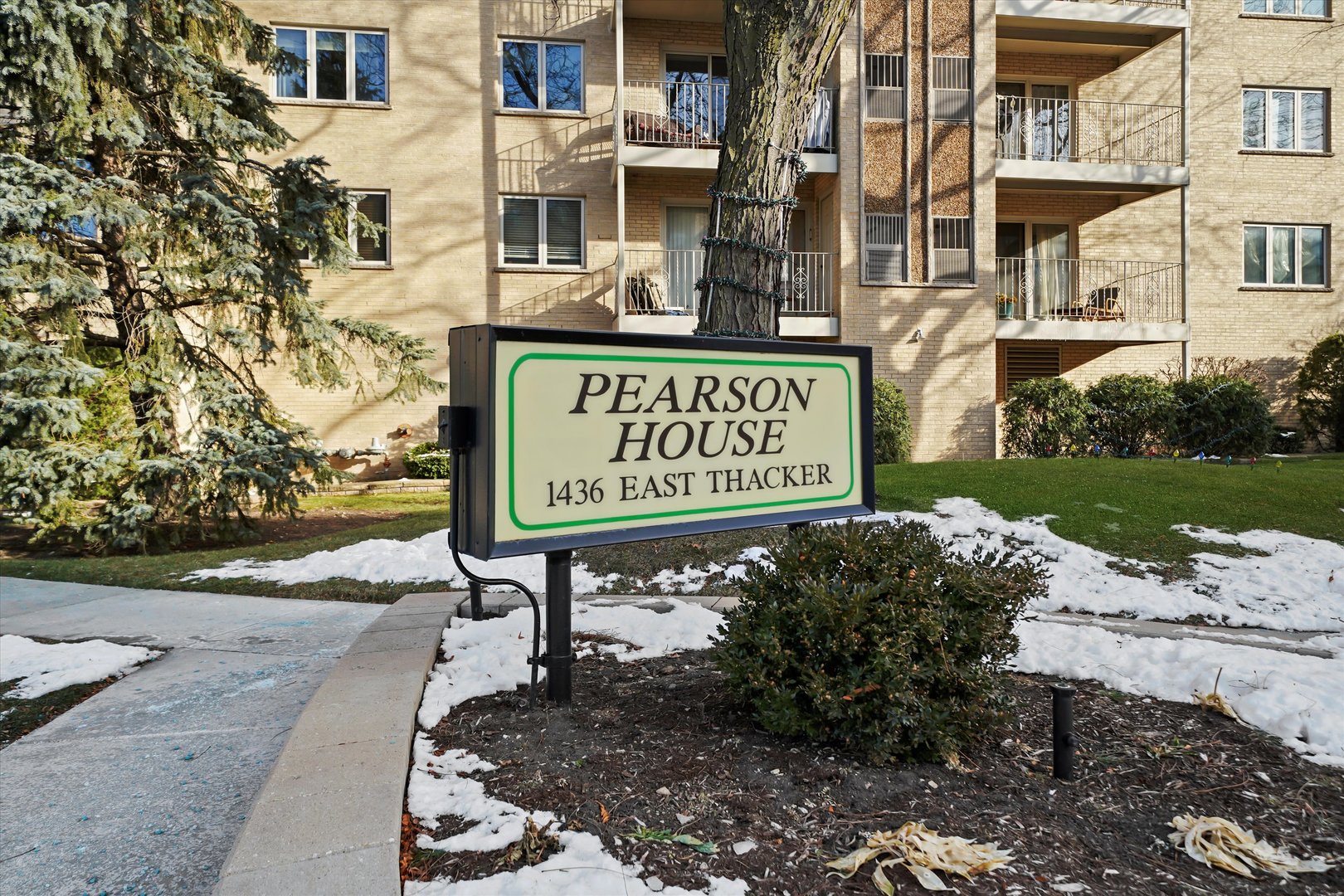 1436 E Thacker Street #309, Des Plaines, IL 60016