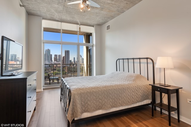 700 N LARRABEE Street #1111, Chicago, IL 60654