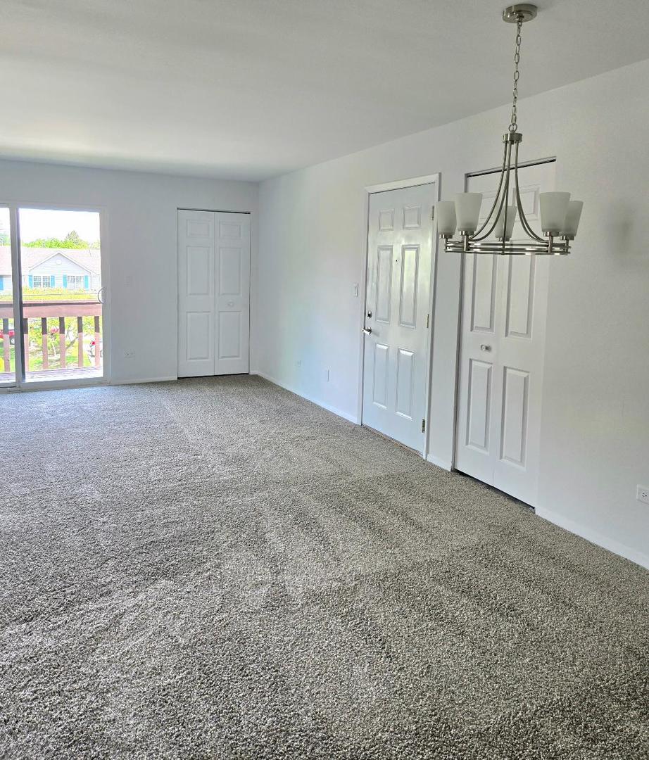 264 12th Street #F, Wheeling, IL 60090