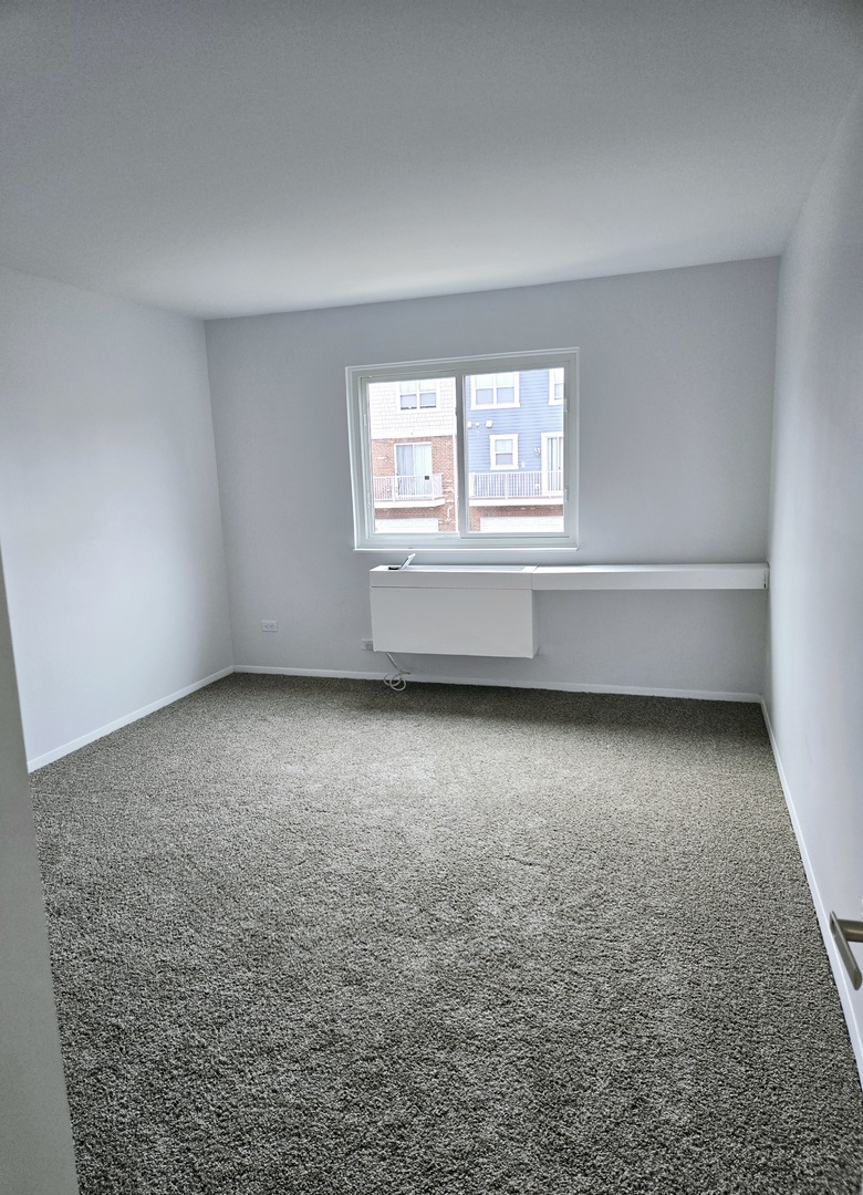 264 12th Street #F, Wheeling, IL 60090