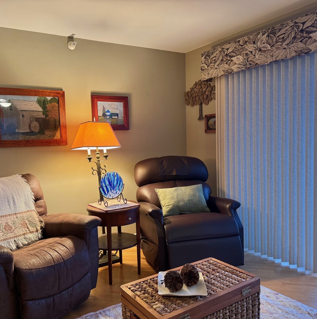 1325 PERRY Street #606, Des Plaines, IL 60016