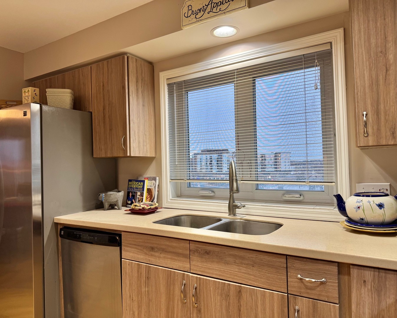 1325 PERRY Street #606, Des Plaines, IL 60016