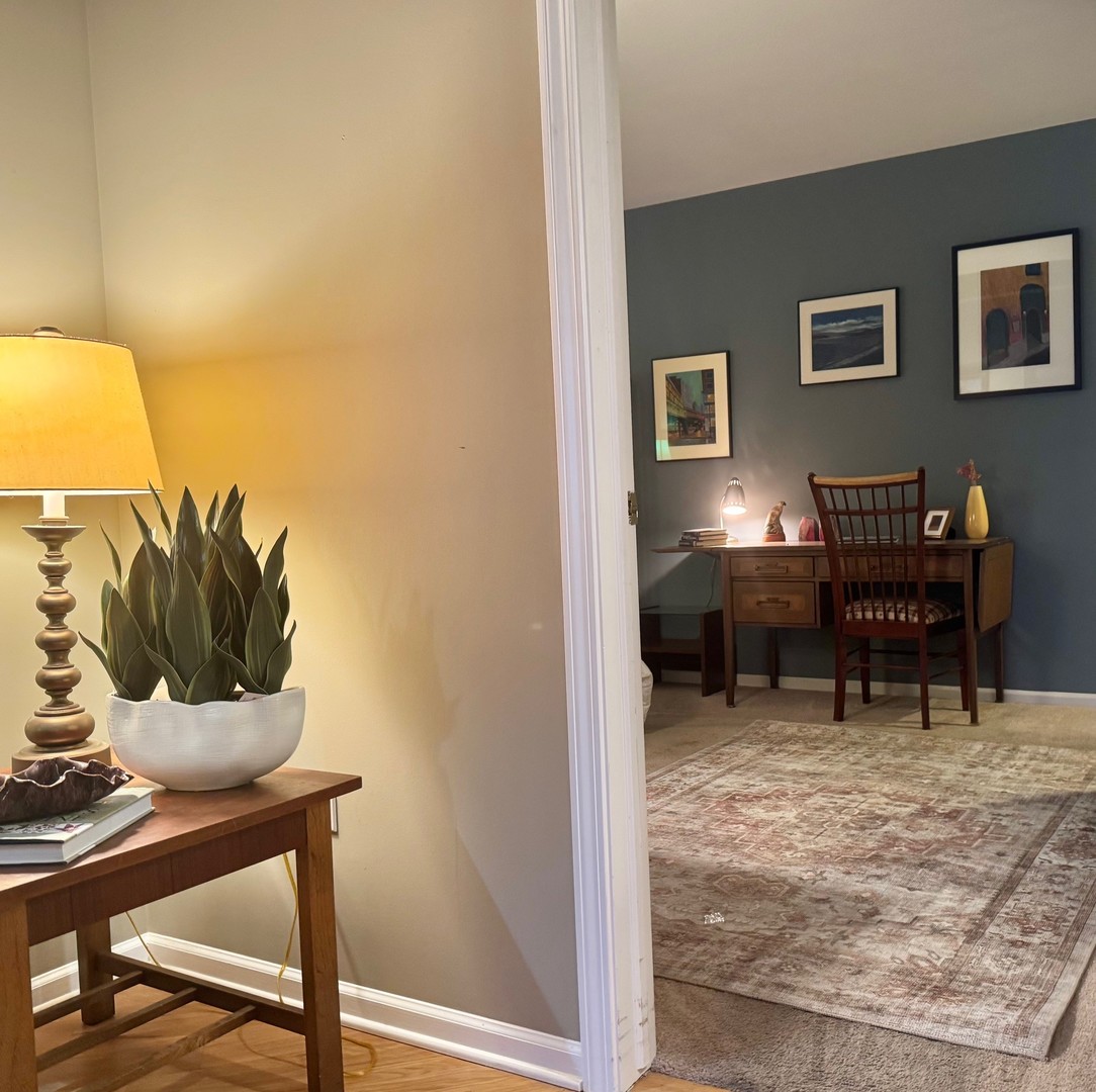 1325 PERRY Street #606, Des Plaines, IL 60016