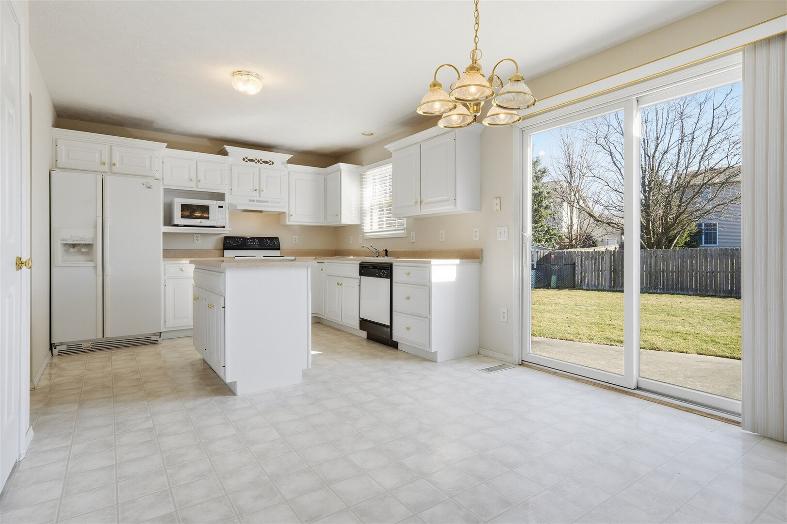 3 Timbergate Court, Bloomington, IL 61704