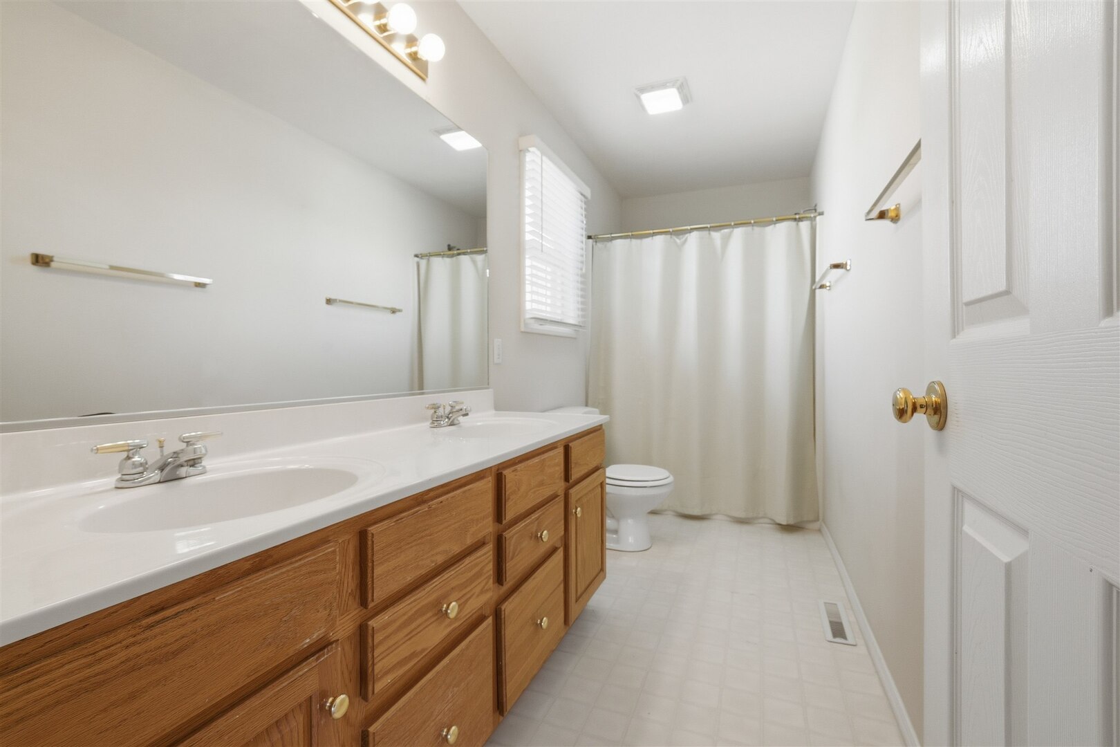 3 Timbergate Court, Bloomington, IL 61704