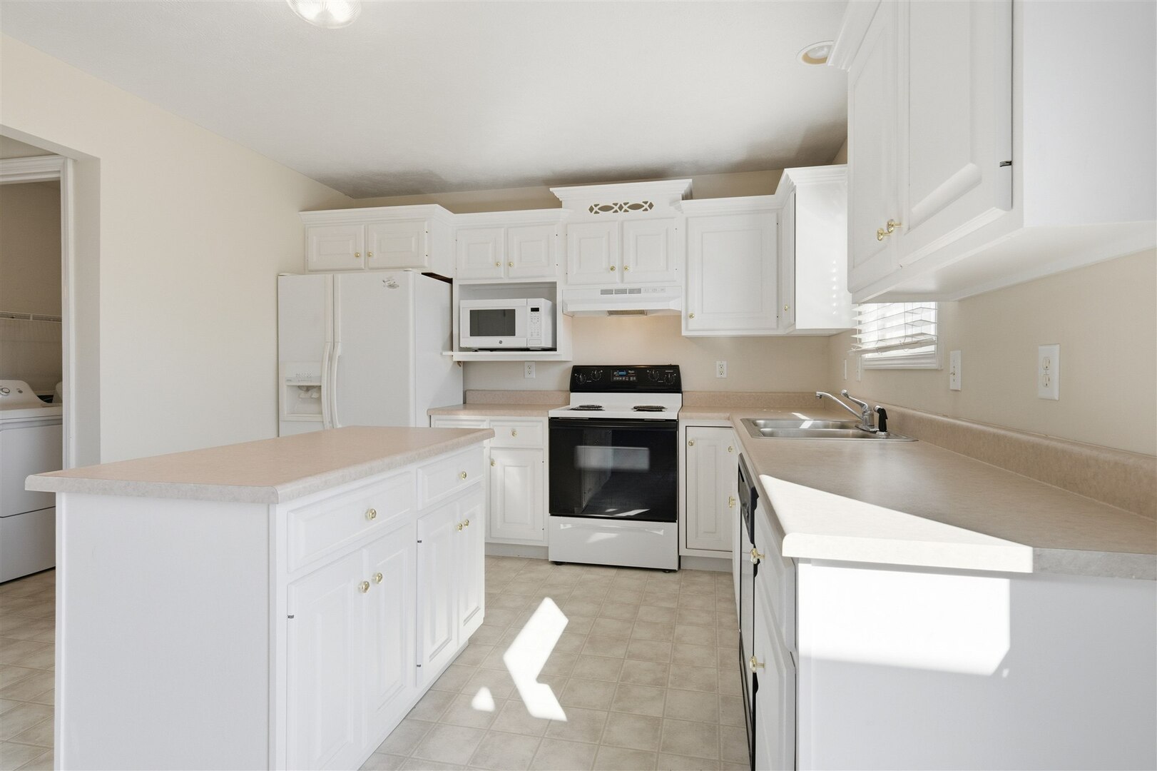 3 Timbergate Court, Bloomington, IL 61704