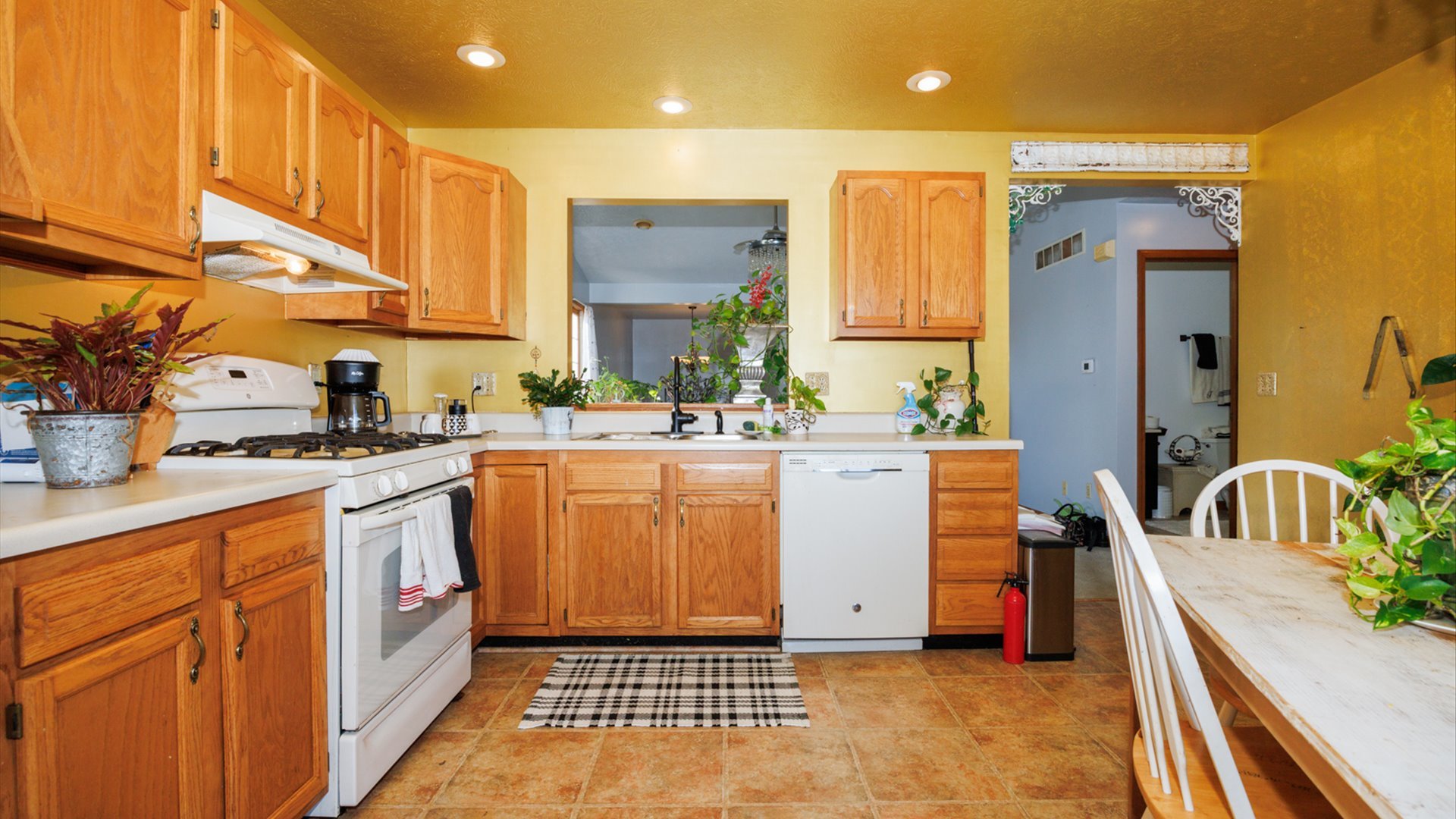 67 Oak Park Road, Bloomington, IL 61701