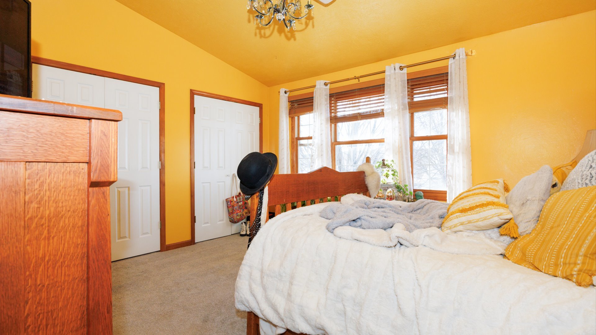 67 Oak Park Road, Bloomington, IL 61701