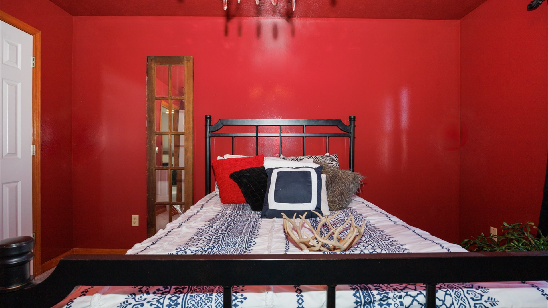 67 Oak Park Road, Bloomington, IL 61701