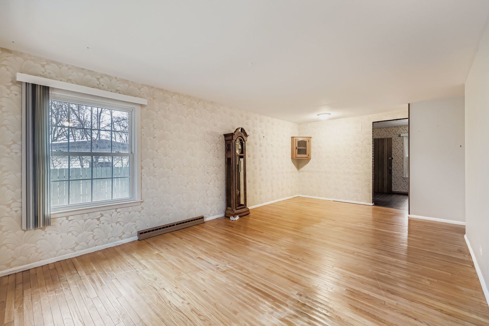 2107 Kirchoff Road, Rolling Meadows, IL 60008