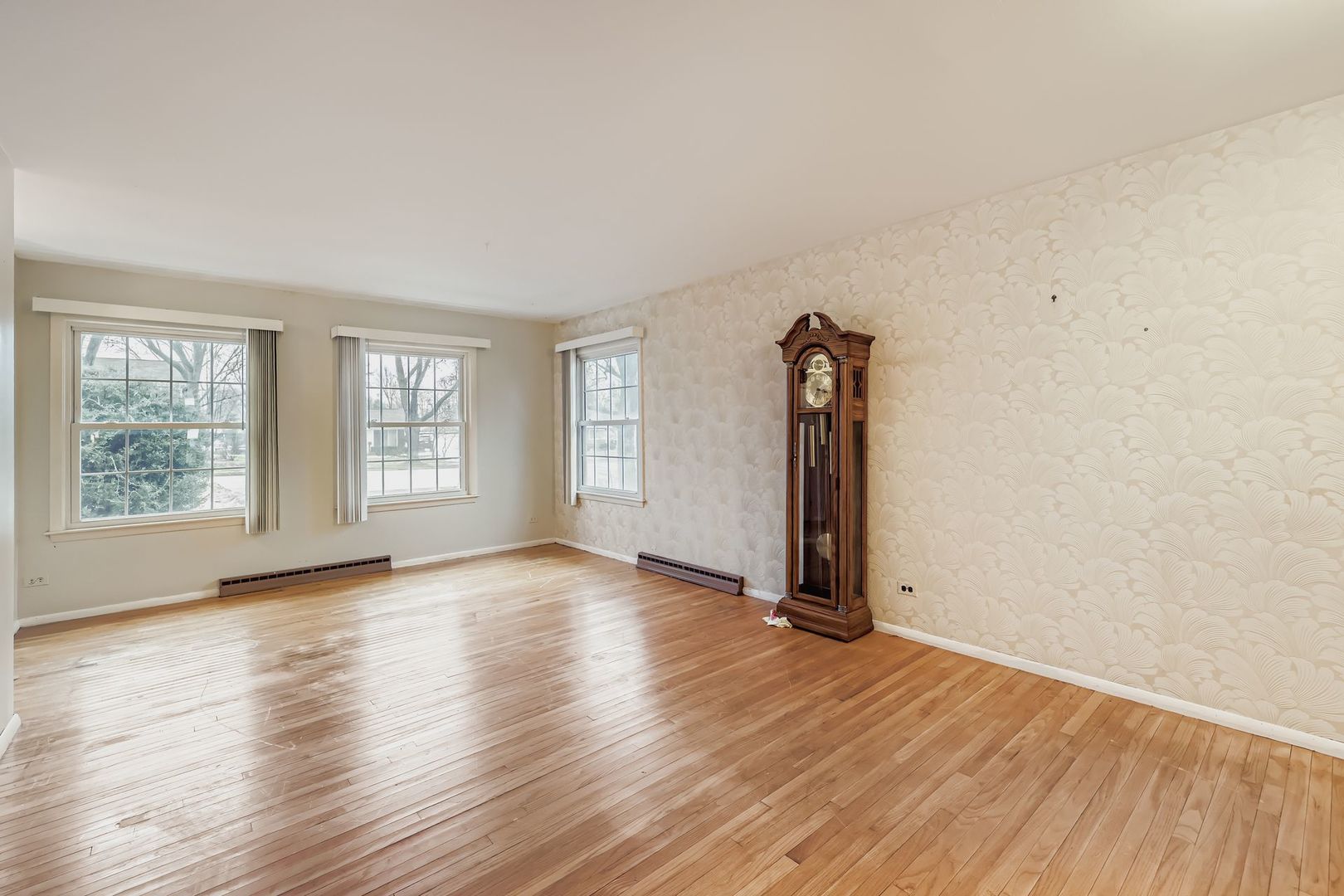 2107 Kirchoff Road, Rolling Meadows, IL 60008