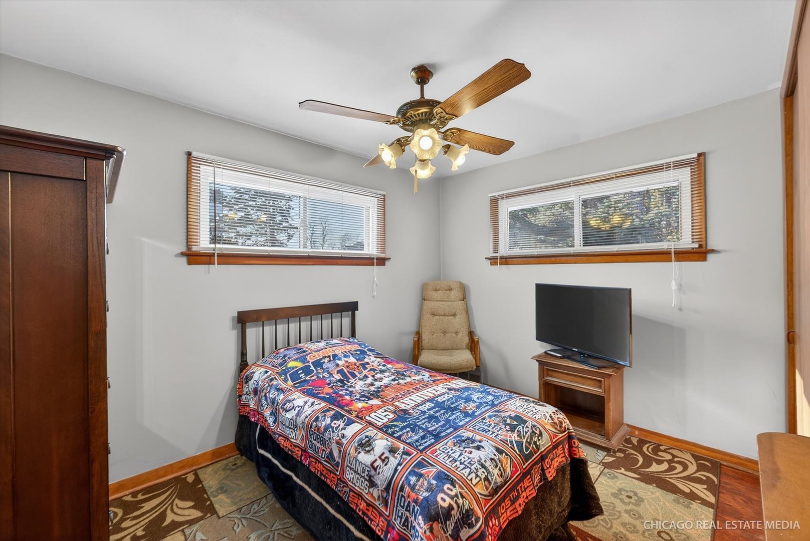 871 S Chatham Avenue, Addison, IL 60101