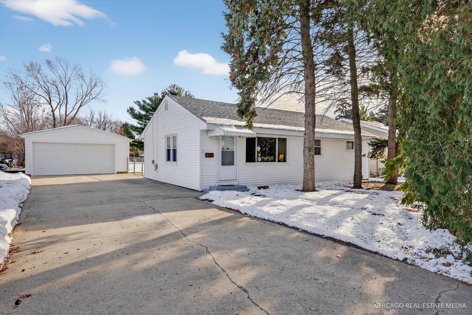 871 S Chatham Avenue, Addison, IL 60101