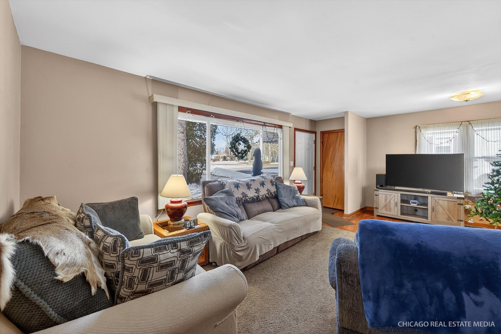 871 S Chatham Avenue, Addison, IL 60101