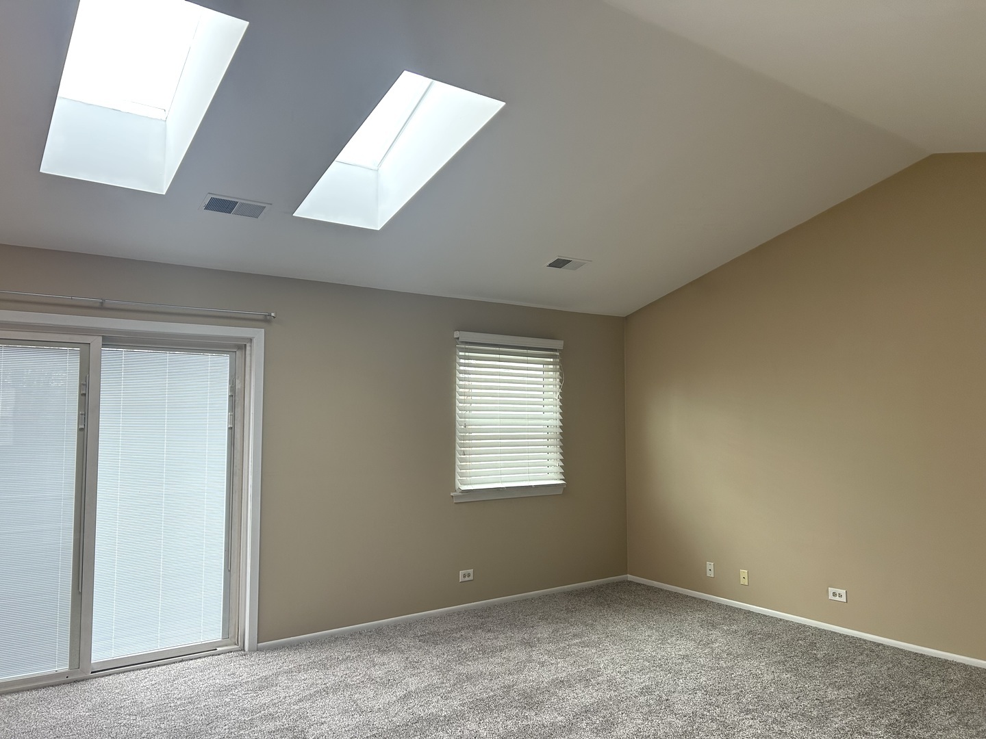 122 Stirling Lane #X2, Schaumburg, IL 60194