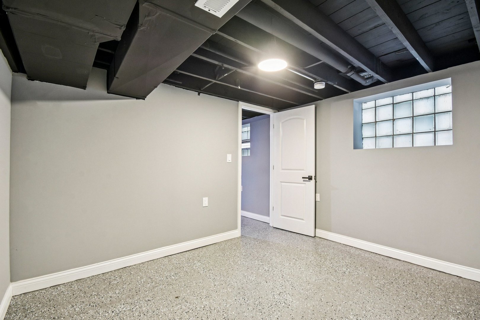 8536 S Maryland Avenue, Chicago, IL 60619