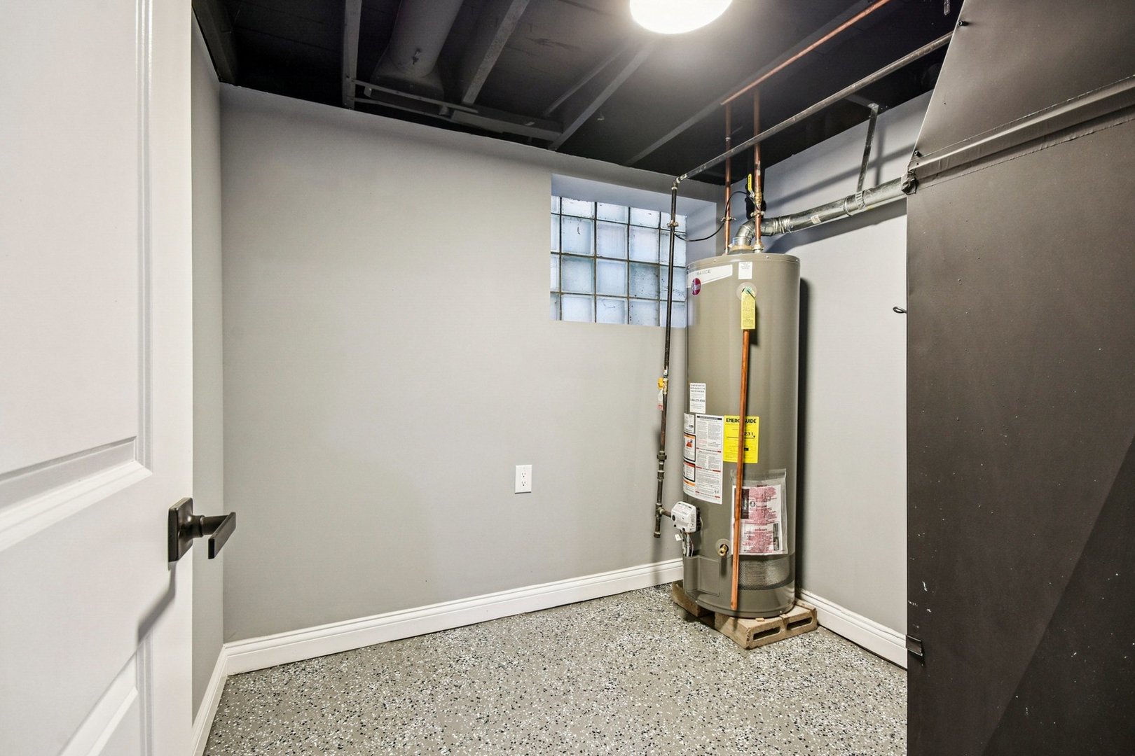 8536 S Maryland Avenue, Chicago, IL 60619