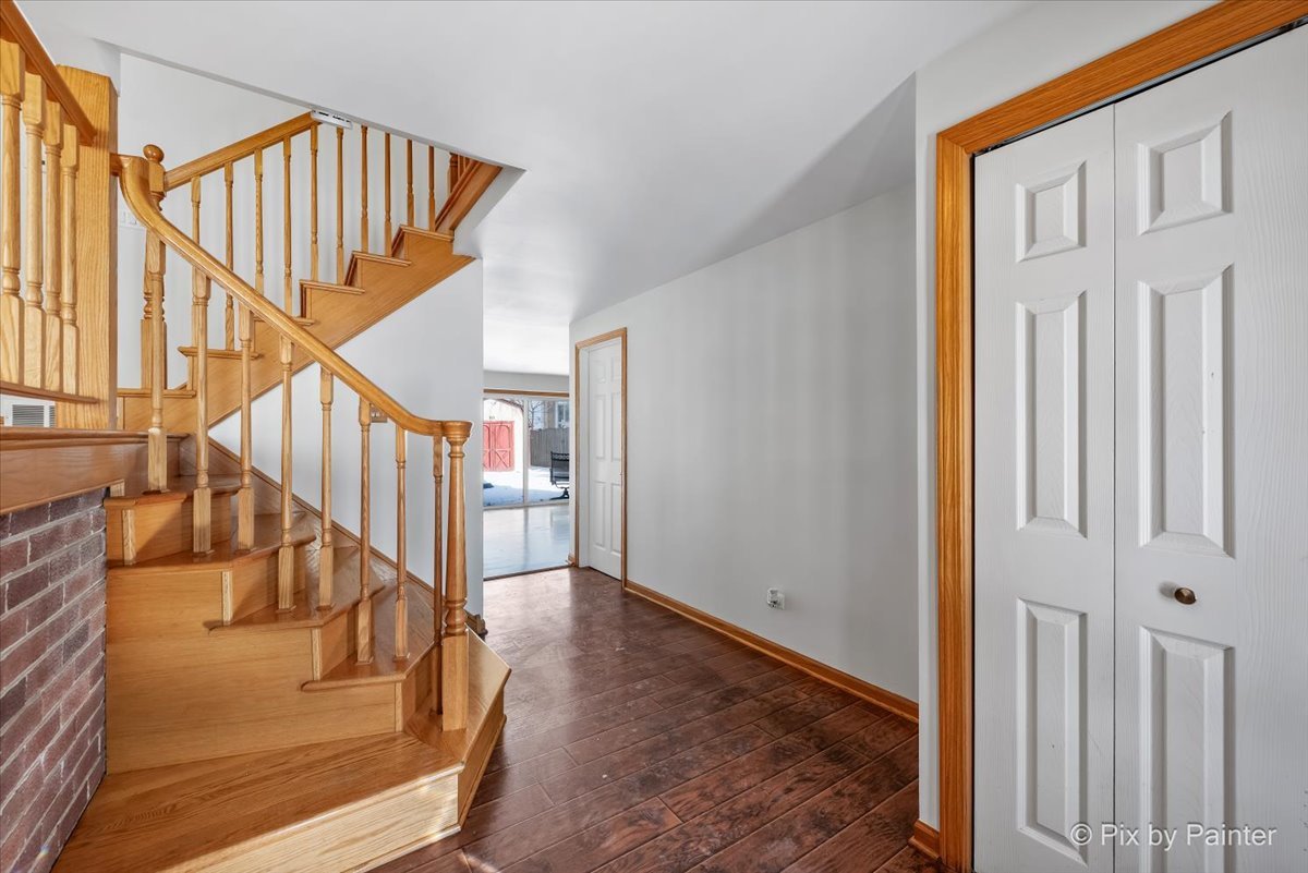 380 Dulles Road, Des Plaines, IL 60016