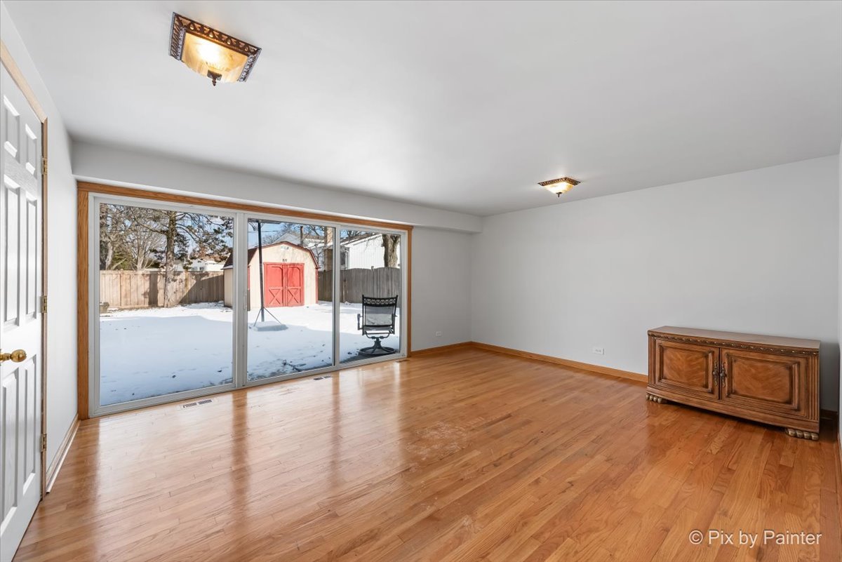 380 Dulles Road, Des Plaines, IL 60016