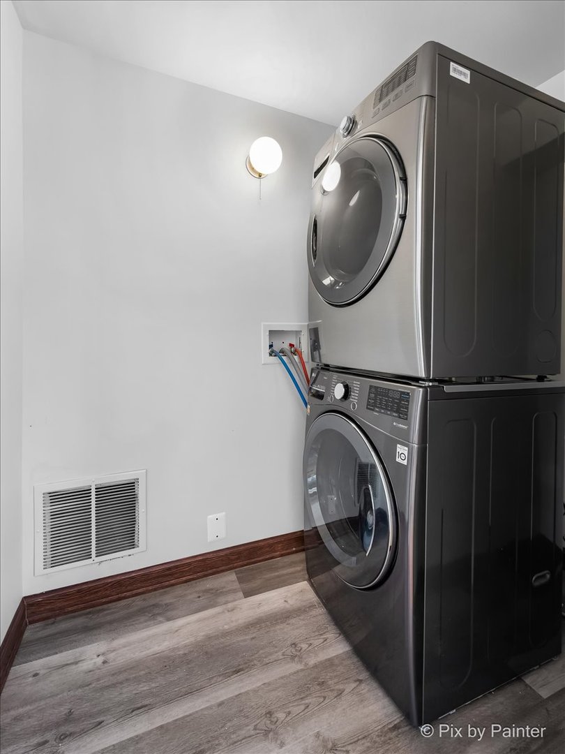 380 Dulles Road, Des Plaines, IL 60016