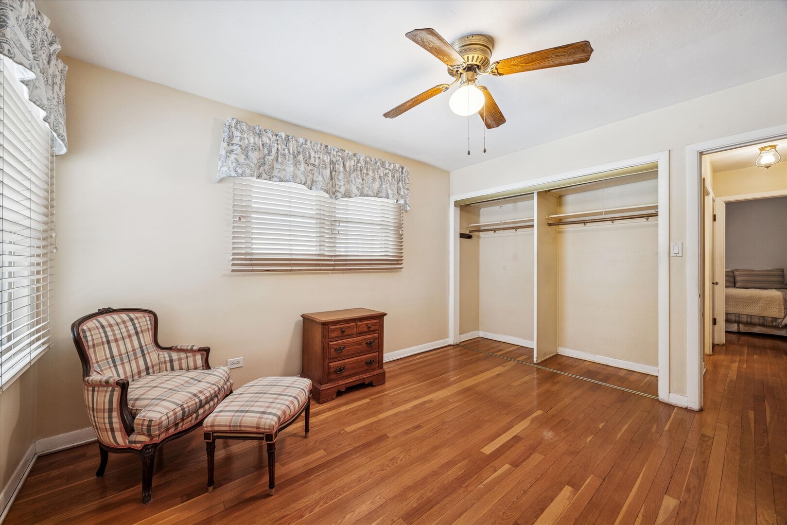 10031 S Homan Avenue, Evergreen Park, IL 60805