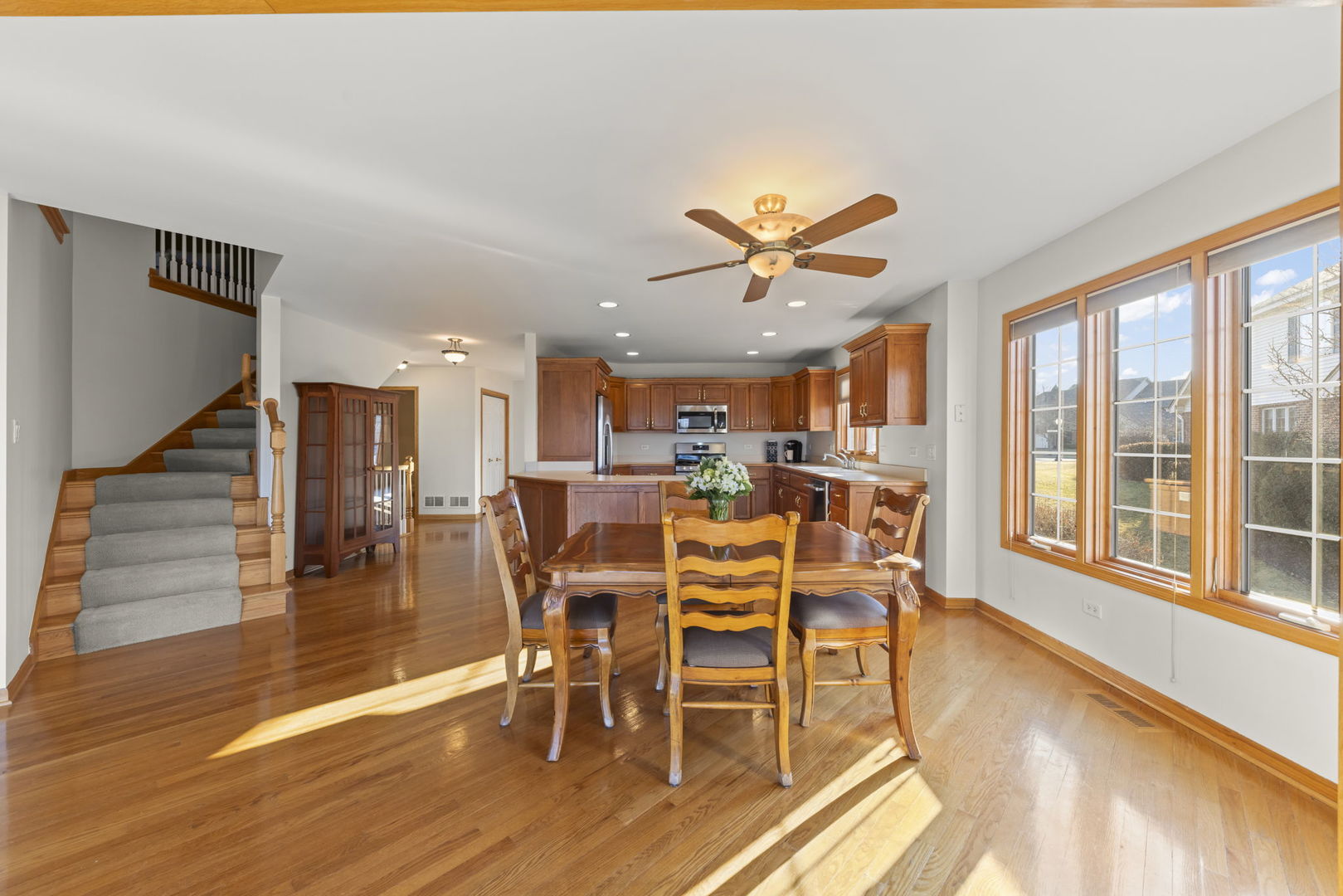 12198 Oxford Court, Lemont, IL 60439