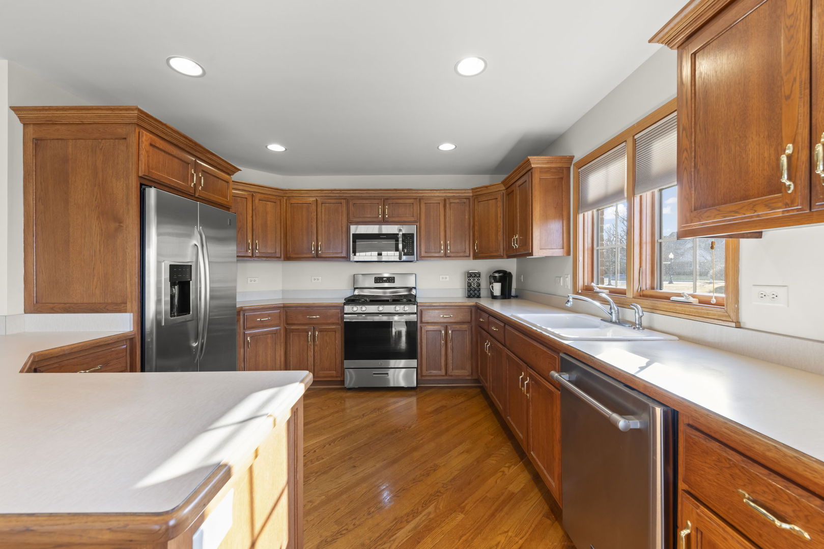 12198 Oxford Court, Lemont, IL 60439