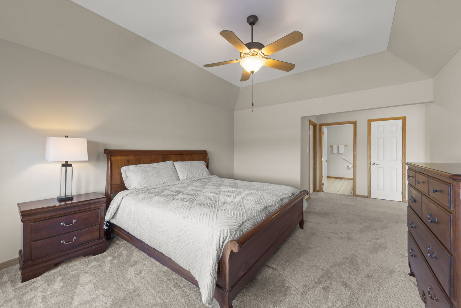 12198 Oxford Court, Lemont, IL 60439