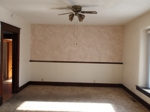 306 S Oakwood Street, Oakwood, IL 61858