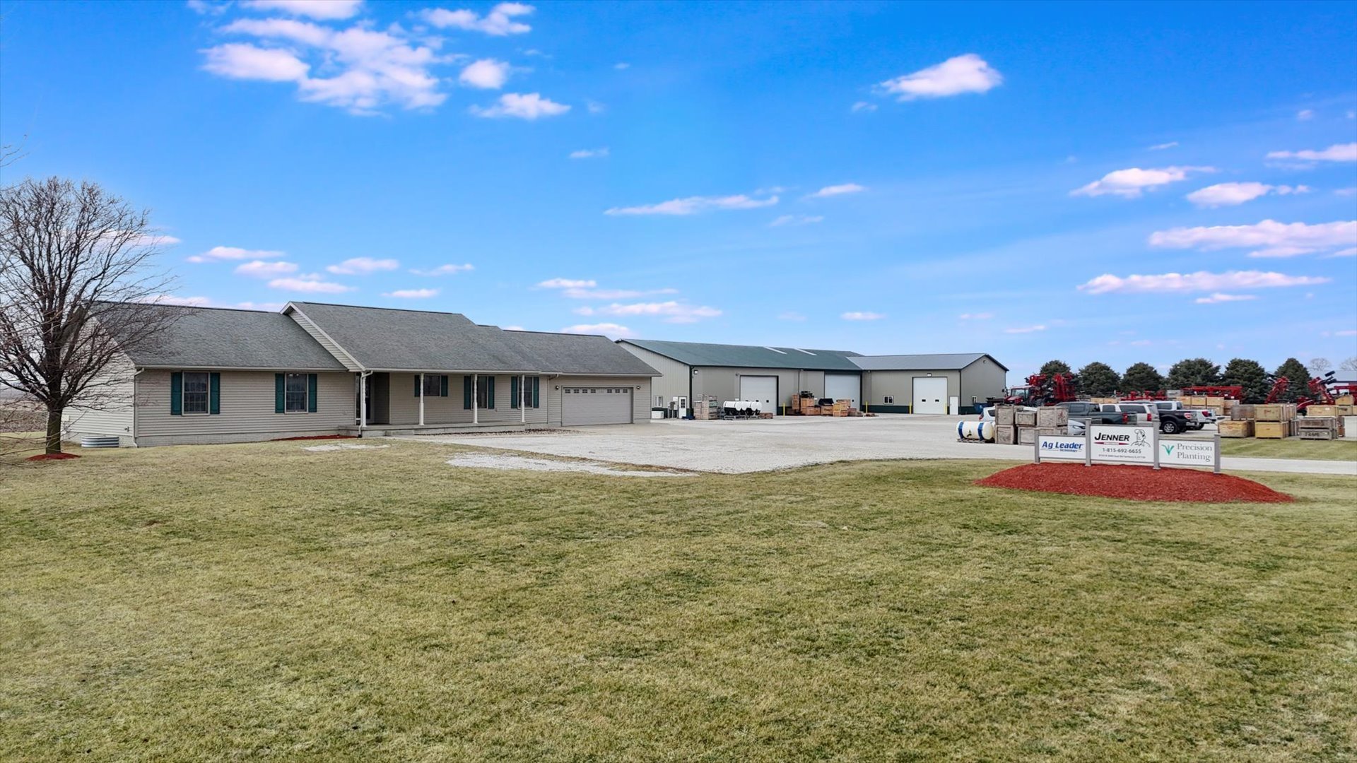 8735 N 2000 East Road, Fairbury, IL 61739