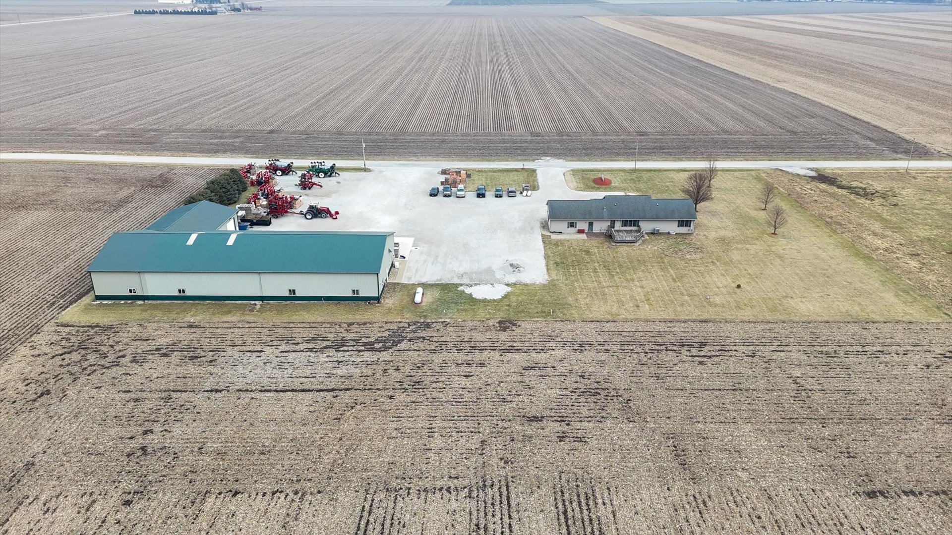 8735 N 2000 East Road, Fairbury, IL 61739