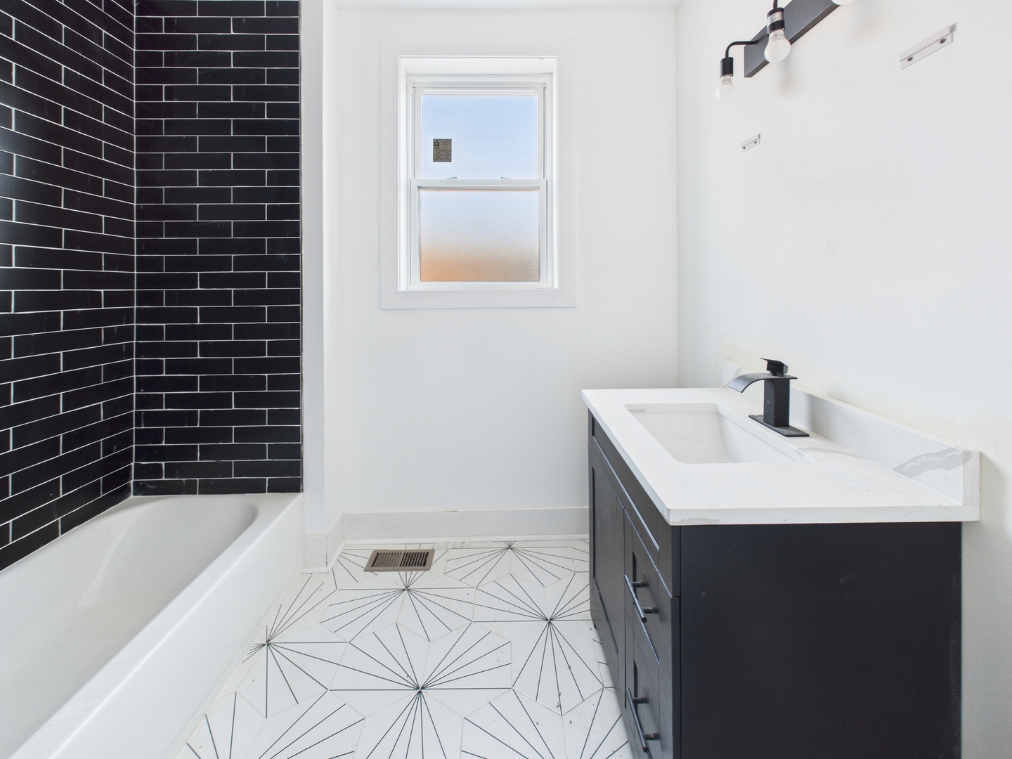 8024 S Loomis Boulevard, Chicago, IL 60620