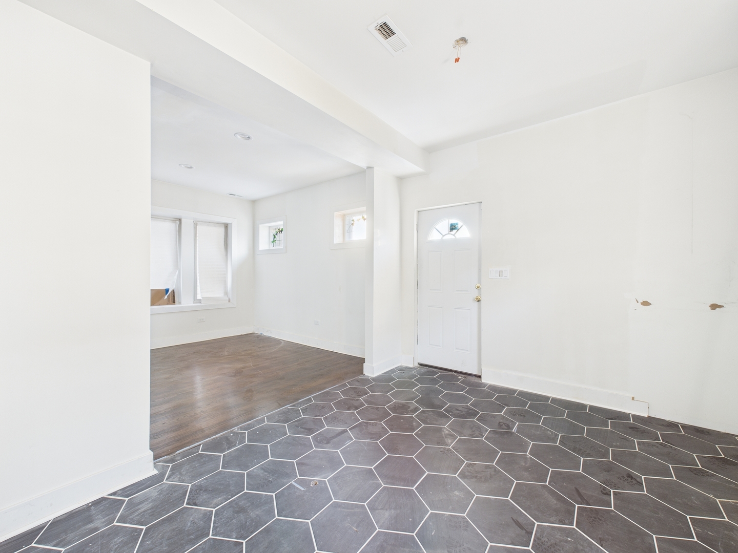 8024 S Loomis Boulevard, Chicago, IL 60620